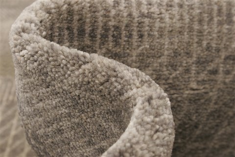Modern Grey Hand Knotted 100 X 144 Area Rug 250-21293 Image 3