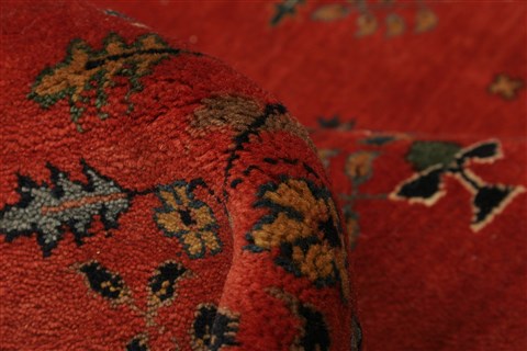 Gabbeh Red Hand Knotted 98 X 139 Area Rug 250-21345 Image 3