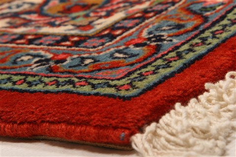 Sarouk Red Hand Knotted 82 X 116 Area Rug 100-21348 Image 25