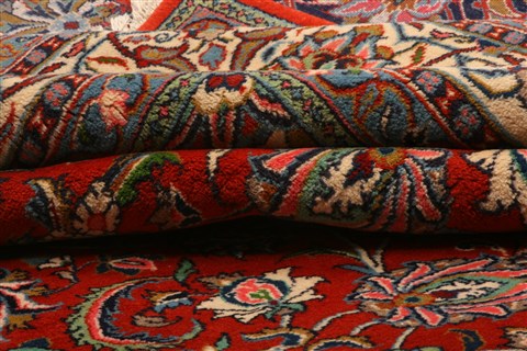 Sarouk Red Hand Knotted 82 X 116 Area Rug 100-21348 Image 16