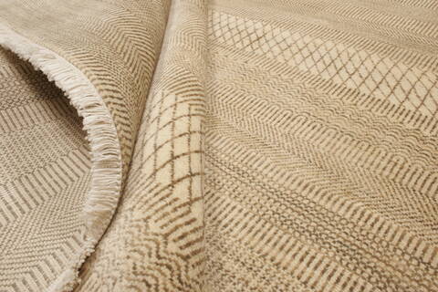 Modern Beige Hand Knotted 910 X 145  Area Rug 250-21349 Image 5