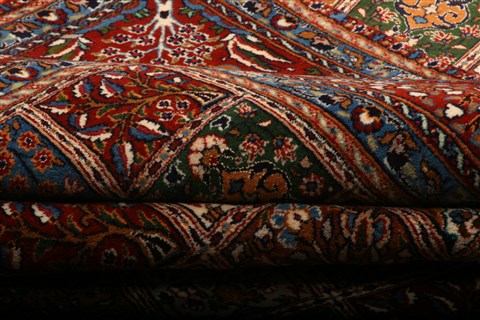 Birjand Multicolor Hand Knotted 86 X 121 Area Rug 100-21352 Image 24