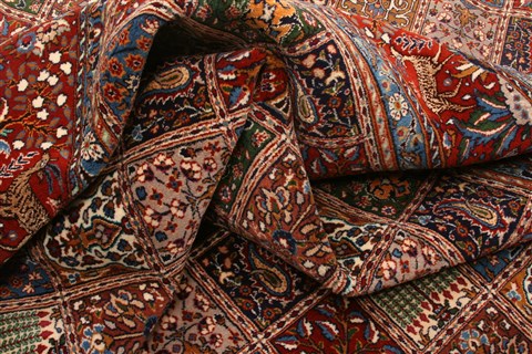 Birjand Multicolor Hand Knotted 86 X 121 Area Rug 100-21352 Image 7