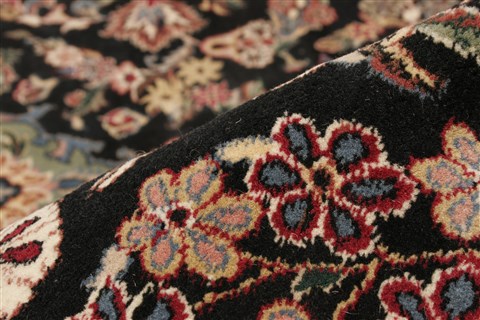 Pak-Persian Black Hand Knotted 100 X 139 Area Rug 250-21365 Image 2