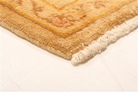 Kashan Yellow Hand Knotted 83 X 114 Area Rug 100-21366 Image 30