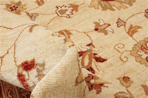 Pishavar Beige Hand Knotted 99 X 136 Area Rug 250-21379 Image 5