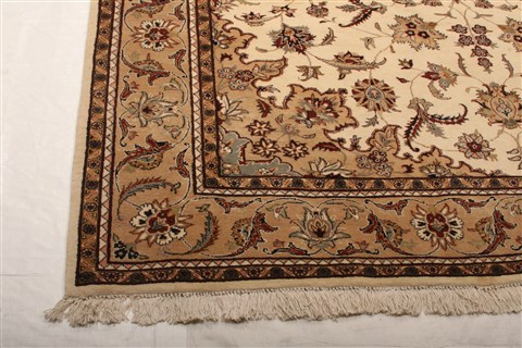 Kashan Beige Hand Knotted 85 X 97 Area Rug 100-21386 Image 14