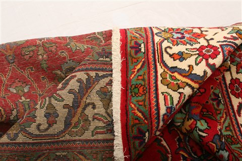 Tabriz Red Hand Knotted 82 X 117 Area Rug 100-21387 Image 3