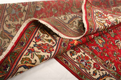 Tabriz Red Hand Knotted 82 X 117 Area Rug 100-21387 Image 18