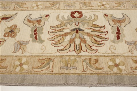Zanjan Grey Hand Knotted 101 X 131 Area Rug 250-21390 Image 13