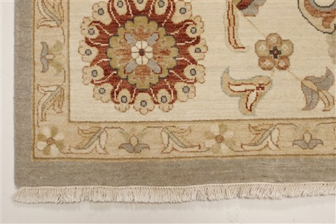 Zanjan Grey Hand Knotted 101 X 131 Area Rug 250-21390 Image 17