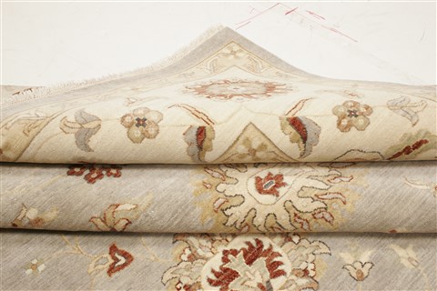 Zanjan Grey Hand Knotted 101 X 131 Area Rug 250-21390 Image 8