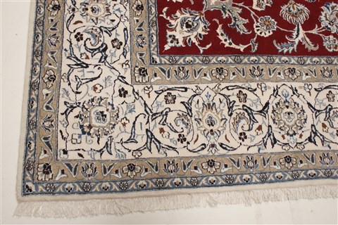 Nain Red Hand Knotted 910 X 130 Area Rug 250-21391 Image 19