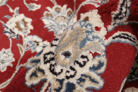 Nain Red Hand Knotted 910 X 130 Area Rug 250-21391 Image 1