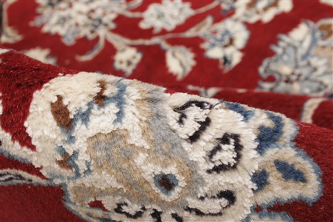 Nain Red Hand Knotted 910 X 130 Area Rug 250-21391 Image 3