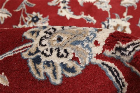 Nain Red Hand Knotted 910 X 130 Area Rug 250-21391 Image 4