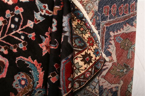 Lilihan Red Hand Knotted 77 X 105 Area Rug 100-21395 Image 14