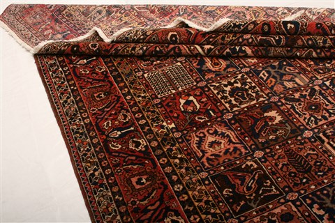 Bakhtiar Red Hand Knotted 86 X 116 Area Rug 100-21398 Image 21