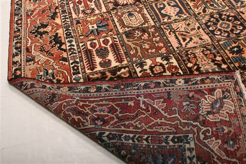 Bakhtiar Red Hand Knotted 99 X 116 Area Rug 100-21401 Image 23