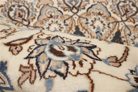 Nain White Hand Knotted 103 X 131 Area Rug 250-21402 Image 1
