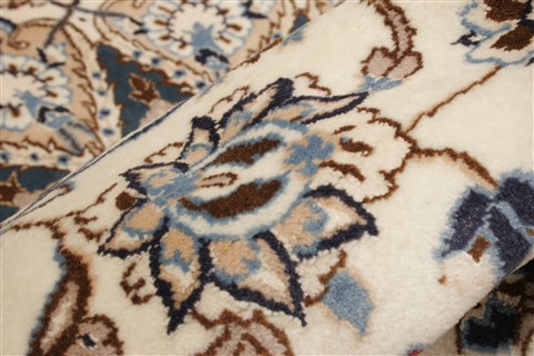 Nain White Hand Knotted 103 X 131 Area Rug 250-21402 Image 3