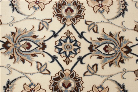 Nain White Hand Knotted 100 X 134 Area Rug 250-21404 Image 17