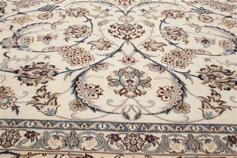 Nain White Hand Knotted 100 X 134 Area Rug 250-21404 Image 18