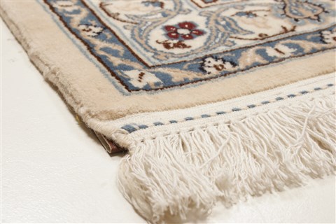 Nain White Hand Knotted 100 X 134 Area Rug 250-21404 Image 21