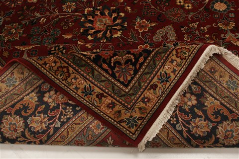 Sarouk Red Hand Knotted 100 X 143 Area Rug 250-21413 Image 12