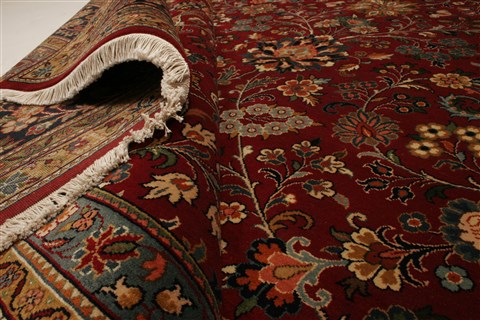 Sarouk Red Hand Knotted 100 X 143 Area Rug 250-21413 Image 9