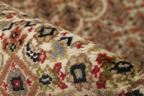 Tabriz Beige Hand Knotted 911 X 136 Area Rug 250-21415 Image 2