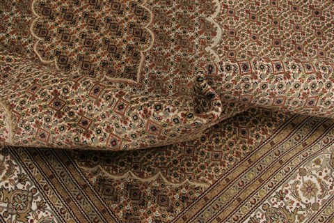 Tabriz Beige Hand Knotted 911 X 136 Area Rug 250-21415 Image 5
