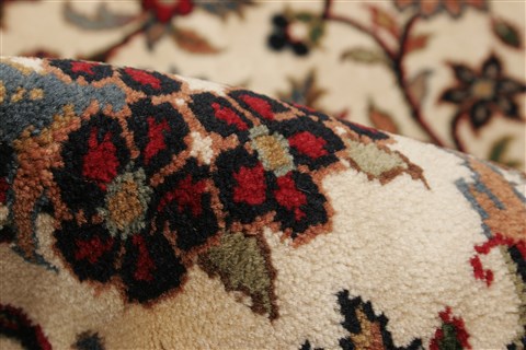 Kashmar Beige Hand Knotted 99 X 134 Area Rug 250-21421 Image 2