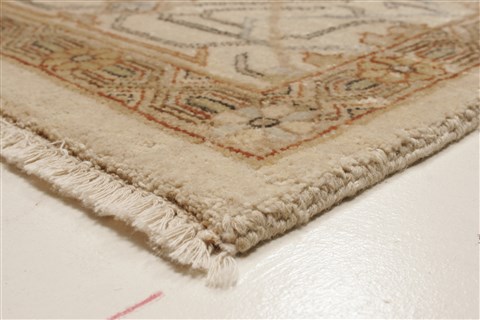 Chobi Beige Hand Knotted 100 X 140 Area Rug 250-21426 Image 17