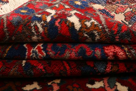 Bakhtiar Red Hand Knotted 82 X 115 Area Rug 100-21427 Image 16