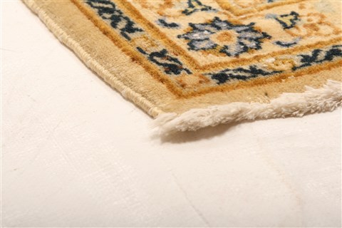 Kashan White Hand Knotted 91 X 126 Area Rug 100-21433 Image 20