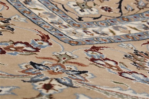 Nain White Hand Knotted 98 X 140 Area Rug 250-21442 Image 2