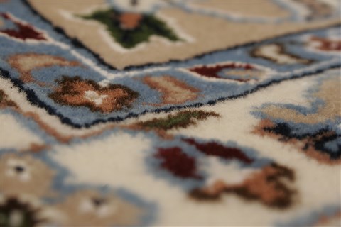 Nain White Hand Knotted 98 X 140 Area Rug 250-21442 Image 3
