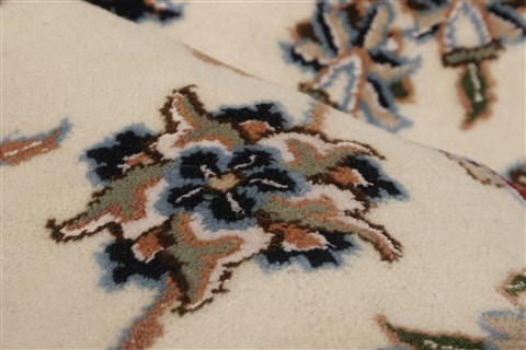 Nain White Hand Knotted 98 X 140 Area Rug 250-21442 Image 4