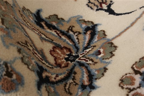 Nain White Hand Knotted 98 X 140 Area Rug 250-21442 Image 5