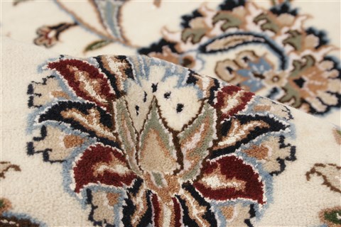 Nain White Hand Knotted 98 X 140 Area Rug 250-21442 Image 6