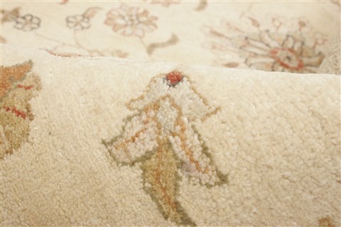 Ziegler Beige Hand Knotted 81 X 100 Area Rug 250-21450 Image 3