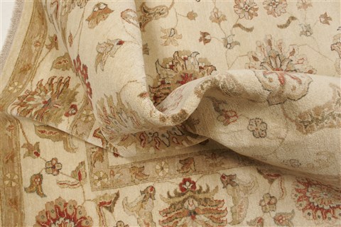 Ziegler Beige Hand Knotted 81 X 100 Area Rug 250-21450 Image 7