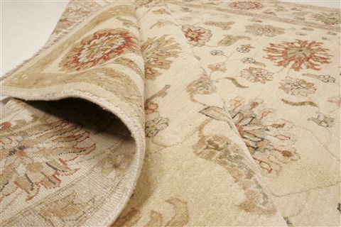 Ziegler Beige Hand Knotted 81 X 100 Area Rug 250-21450 Image 8