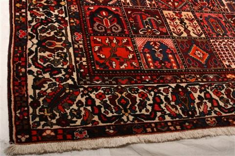 Bakhtiar Red Hand Knotted 88 X 117 Area Rug 100-21464 Image 27