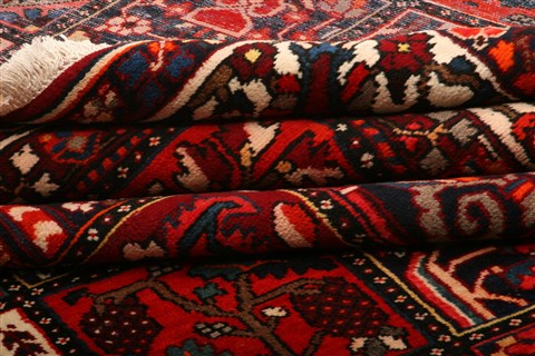 Bakhtiar Red Hand Knotted 88 X 117 Area Rug 100-21464 Image 16