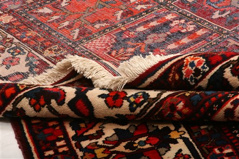 Bakhtiar Red Hand Knotted 88 X 117 Area Rug 100-21464 Image 18