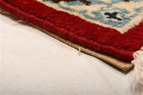 Isfahan Red Hand Knotted 83 X 118 Area Rug 100-21470 Image 21