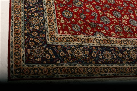 Isfahan Red Hand Knotted 83 X 118 Area Rug 100-21470 Image 2