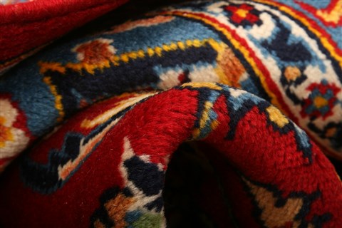 Kashan Red Hand Knotted 86 X 120  Area Rug 100-21476 Image 2